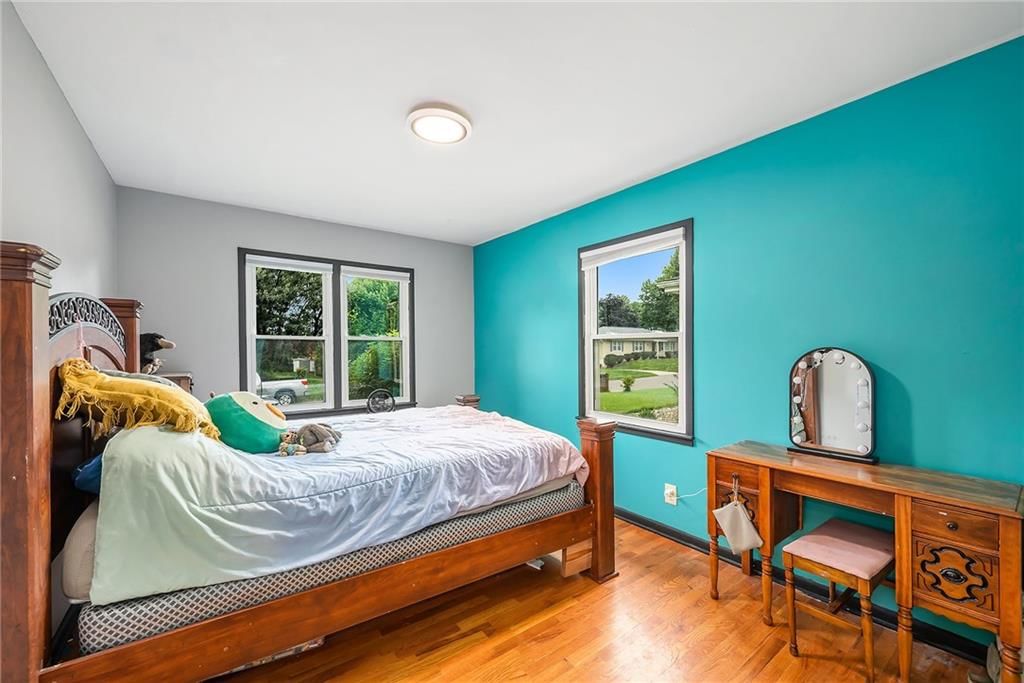 Photo 15 of 38 - 3205 Doniphan Avenue