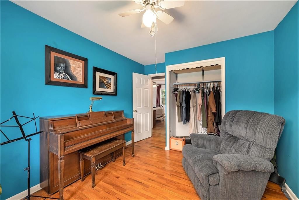 Photo 21 of 38 - 3205 Doniphan Avenue