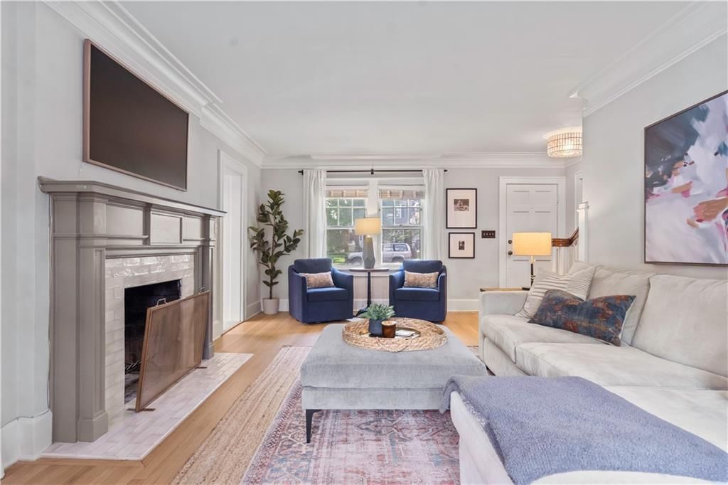 Photo 9 of 48 - 16 W 69th Street