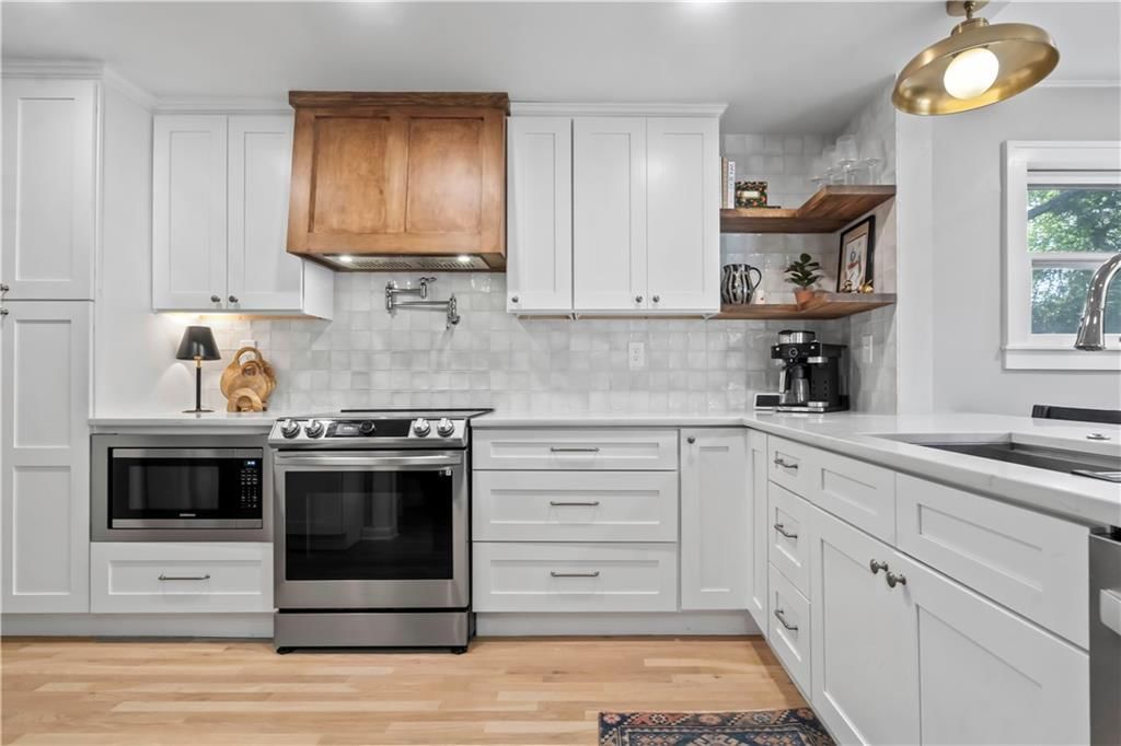 Photo 19 of 48 - 16 W 69th Street