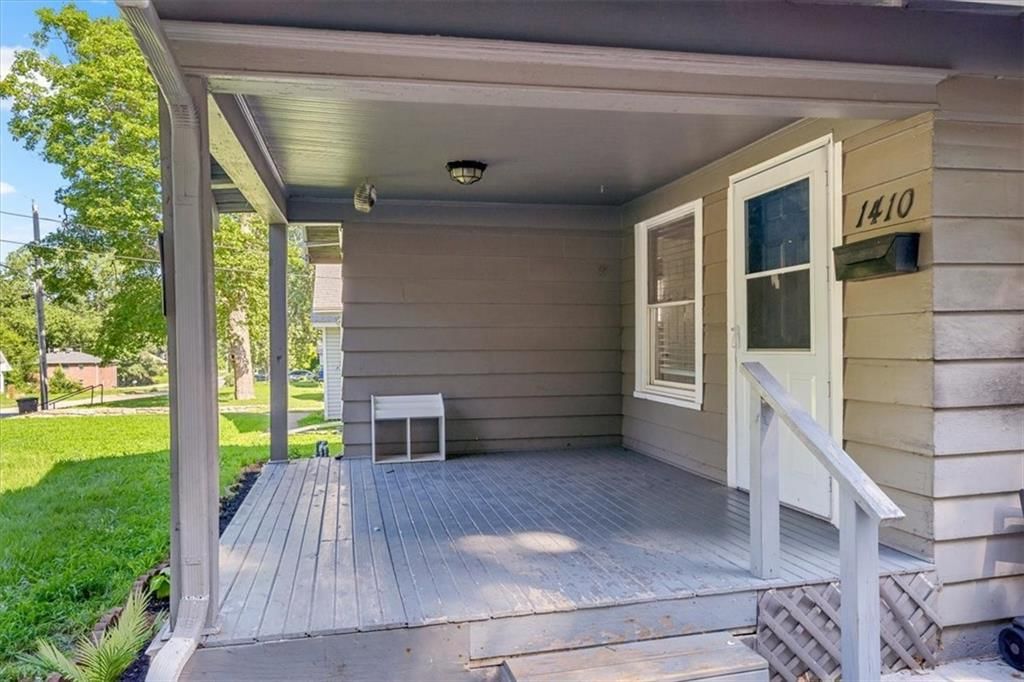 1410 W College Street — photo 2
