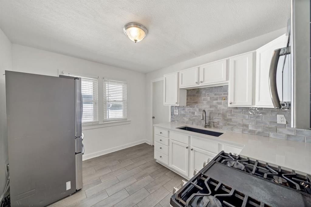 1410 W College Street — photo 6