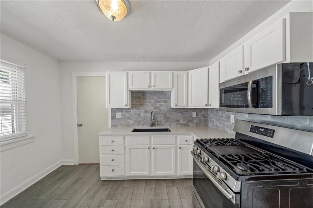 1410 W College Street — photo 7