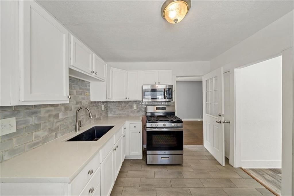 1410 W College Street — photo 9