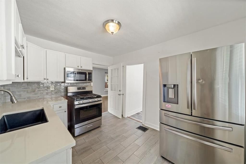 1410 W College Street — photo 10