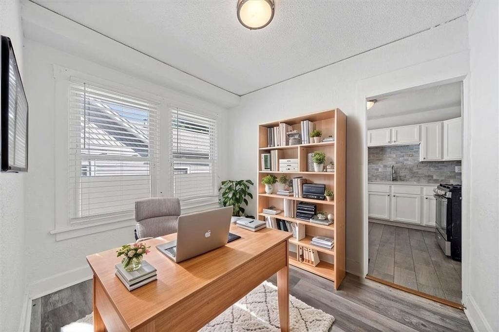 1410 W College Street — photo 12