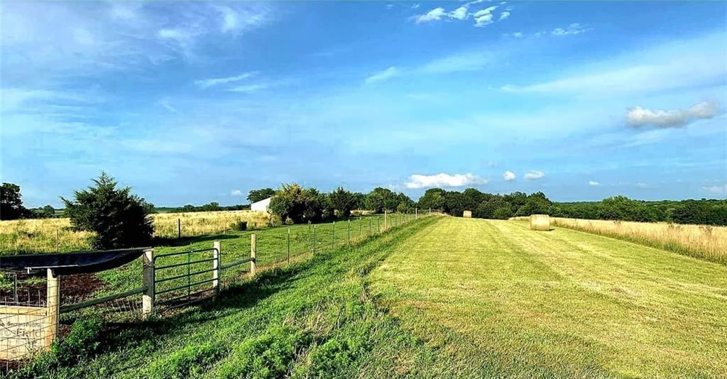 Photo 6 of 13 - 548 SW 300th Road