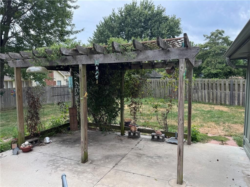 Photo 9 of 40 - 4401 NW 65th Court