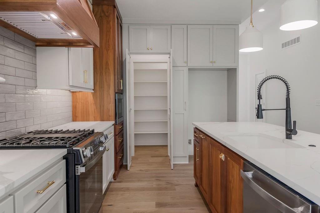 13985 Landon Street — photo 17