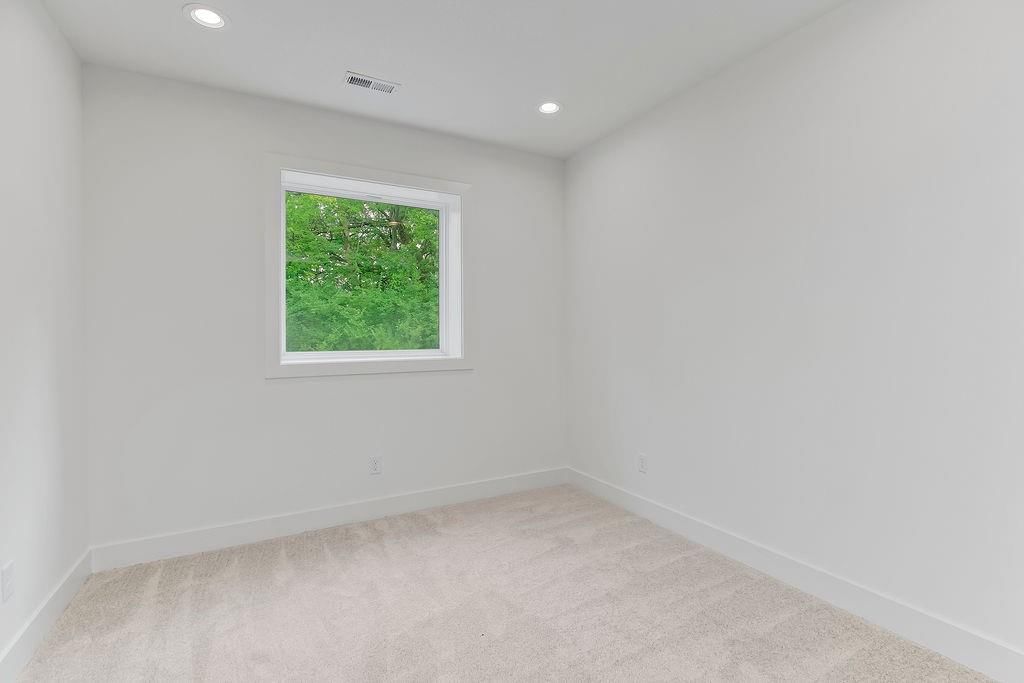 13985 Landon Street — photo 32