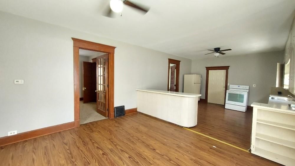 802 W 7th Street — photo 4