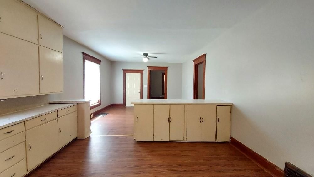 802 W 7th Street — photo 5