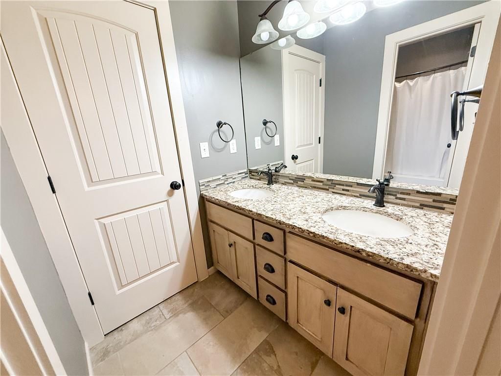 1225 Kingsland Circle — photo 24