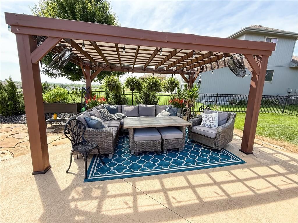 1225 Kingsland Circle — photo 33