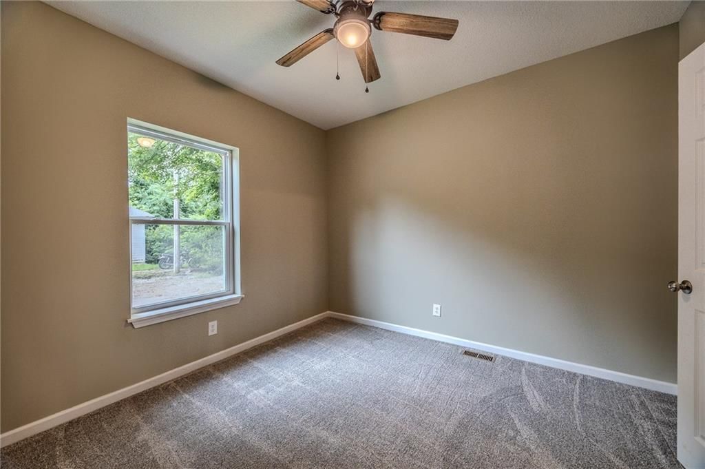 1305 Clinton Street — photo 17