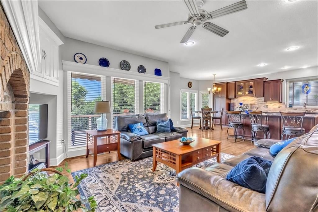 12810 Oakmont Drive — photo 9