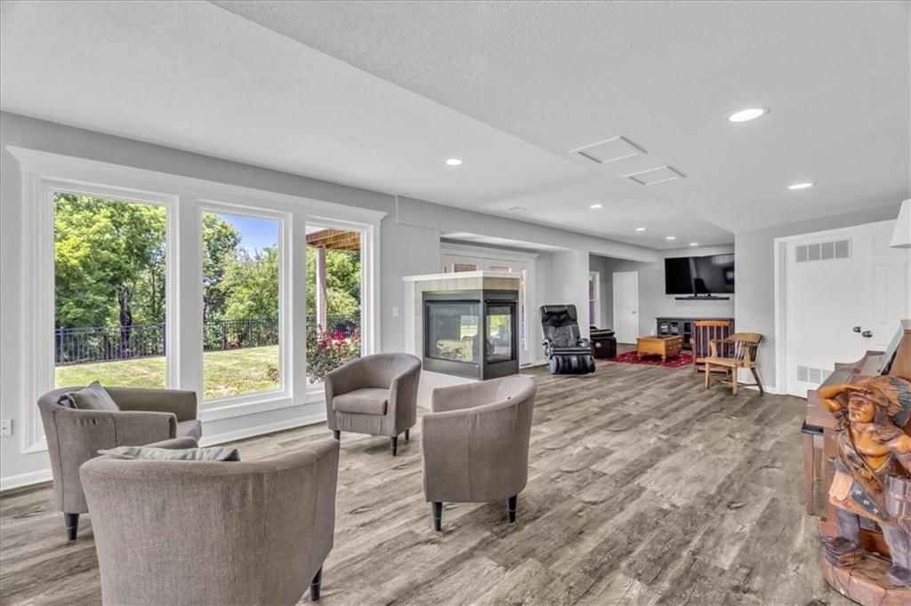 12810 Oakmont Drive — photo 31