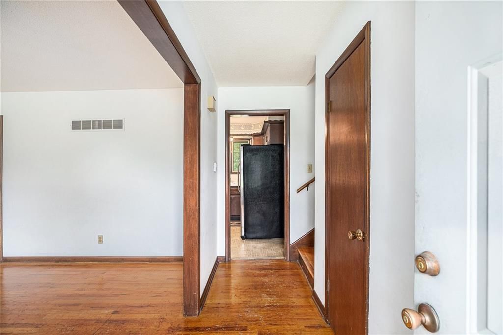 1405 Carrol Drive — photo 2