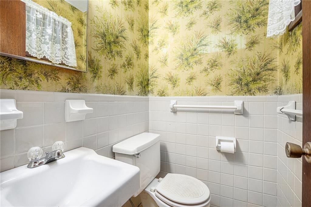 1405 Carrol Drive — photo 10