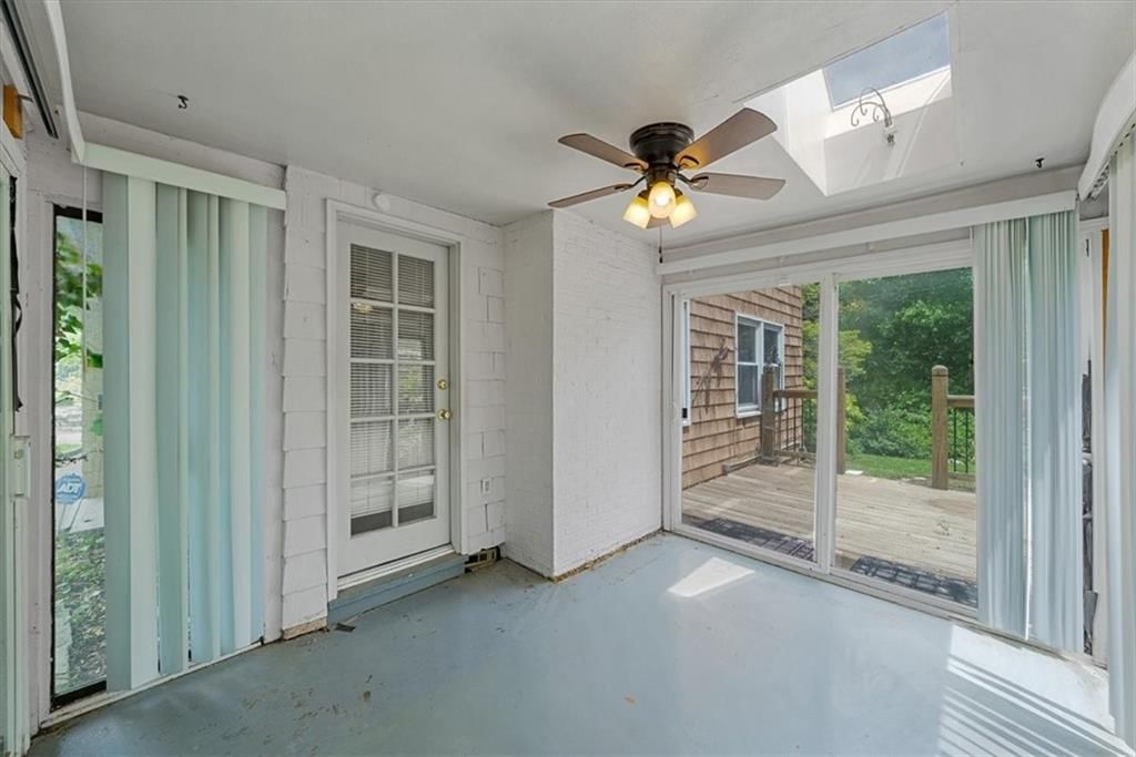 Photo 8 of 18 - 6551 Holmes Road