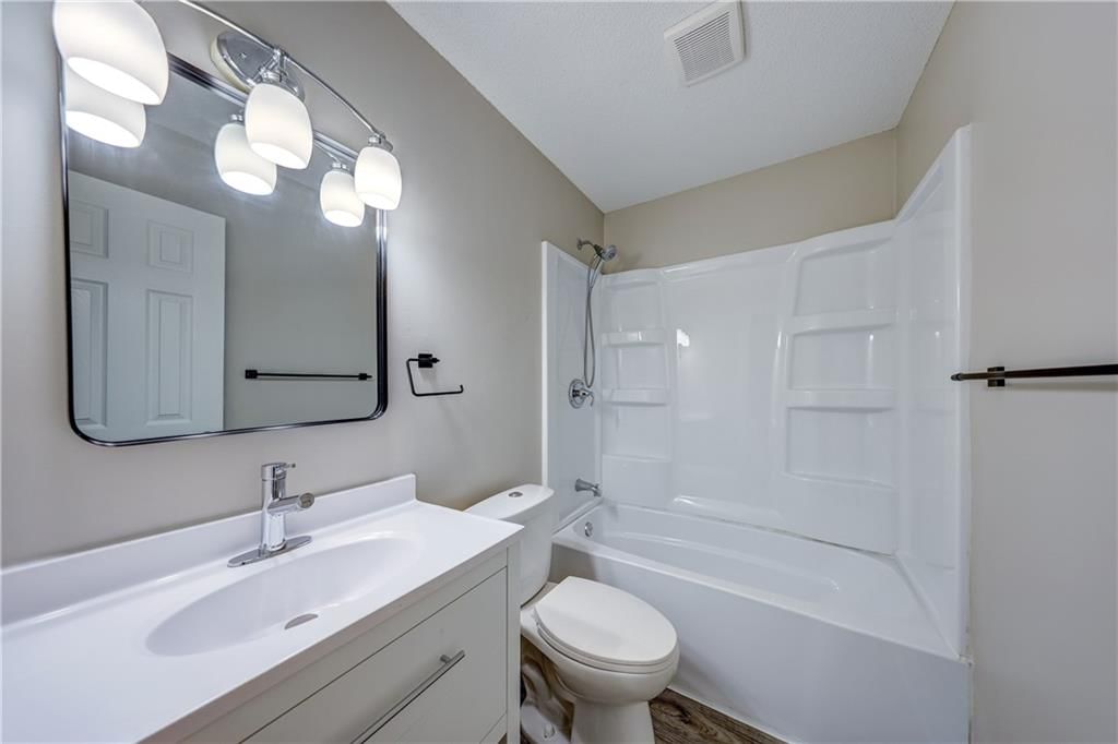 Photo 13 of 22 - 1413 E Ridgeway Drive
