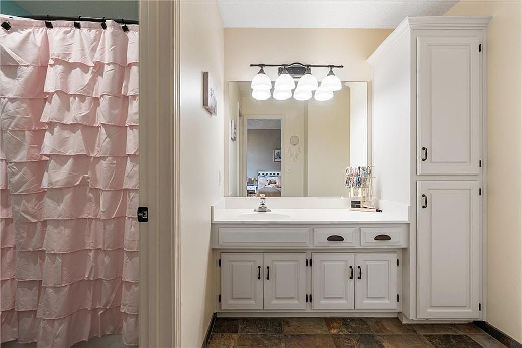 2900 SW 11th Terrace — photo 30