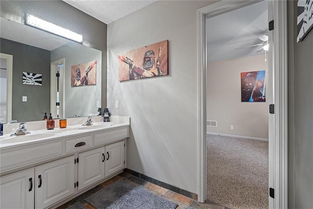 2900 SW 11th Terrace — photo 32