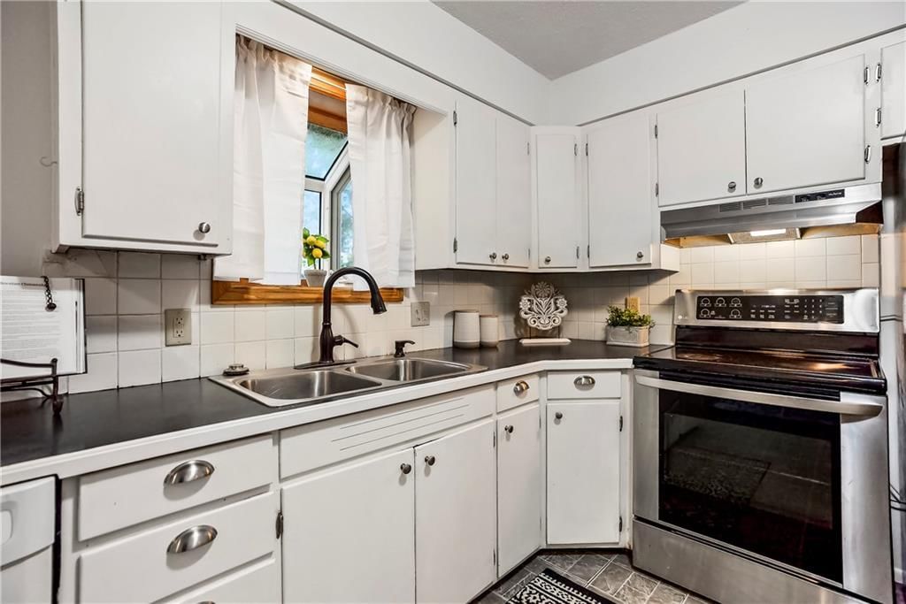 Photo 6 of 22 - 306 S Franklin Street