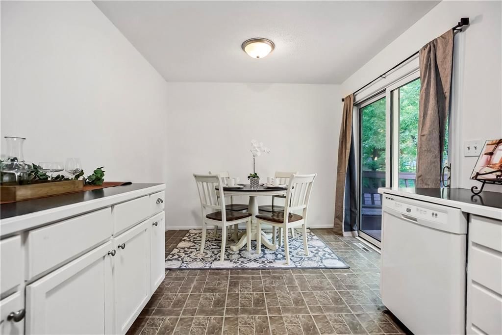 Photo 7 of 22 - 306 S Franklin Street
