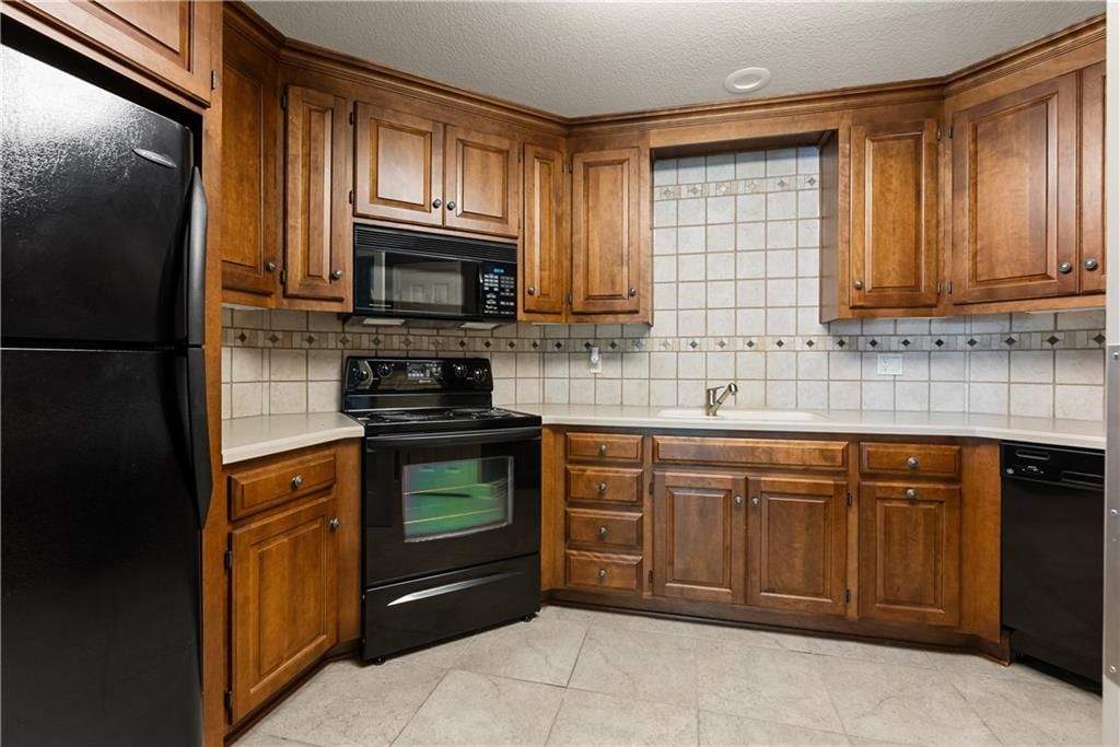 21310 E 34th Street — photo 46