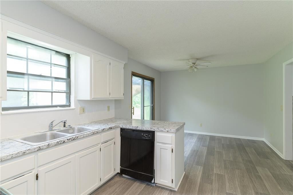 14938 Glenwood Street — photo 16