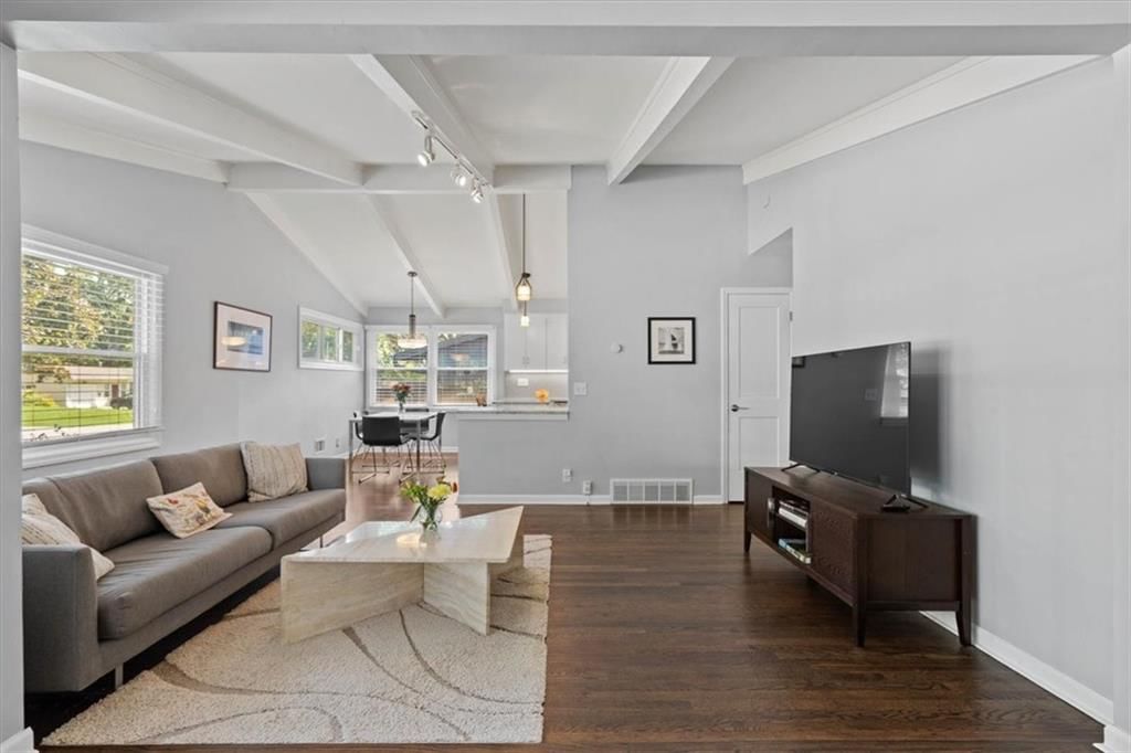 Photo 6 of 26 - 5807 W 75TH Terrace