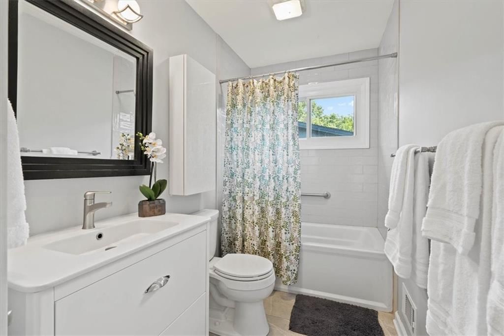 Photo 16 of 26 - 5807 W 75TH Terrace