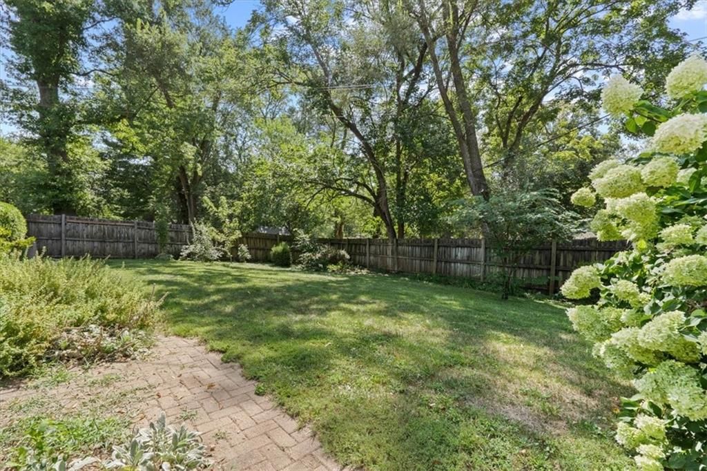 Photo 25 of 26 - 5807 W 75TH Terrace