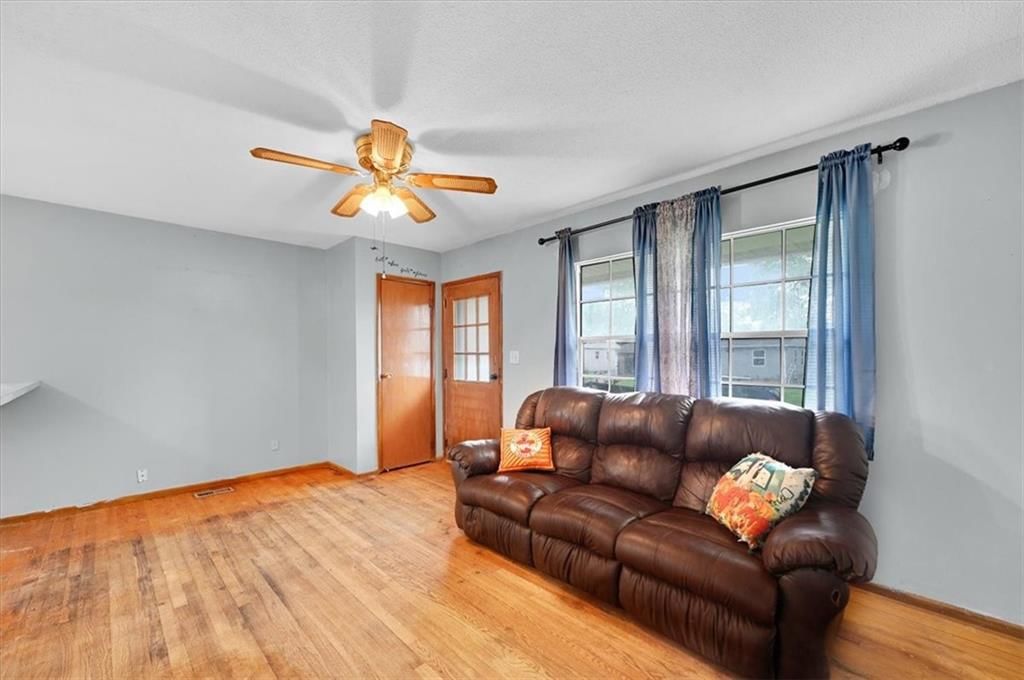 Photo 6 of 23 - 426 N 83rd Place