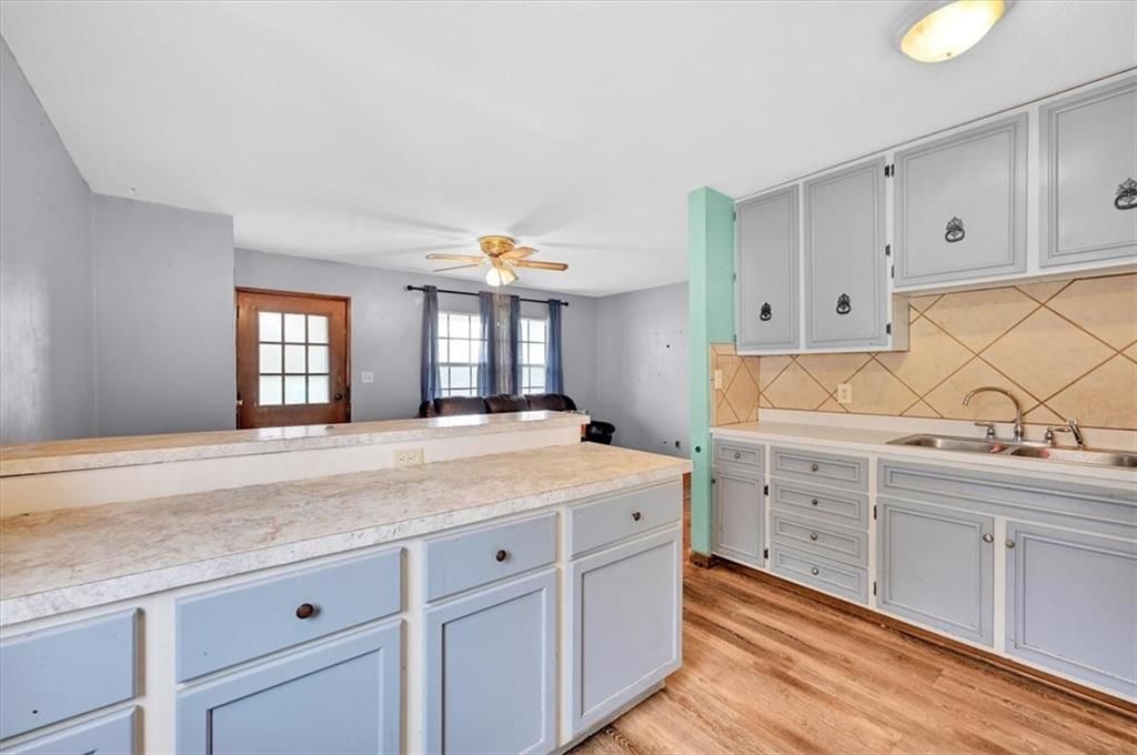 Photo 11 of 23 - 426 N 83rd Place
