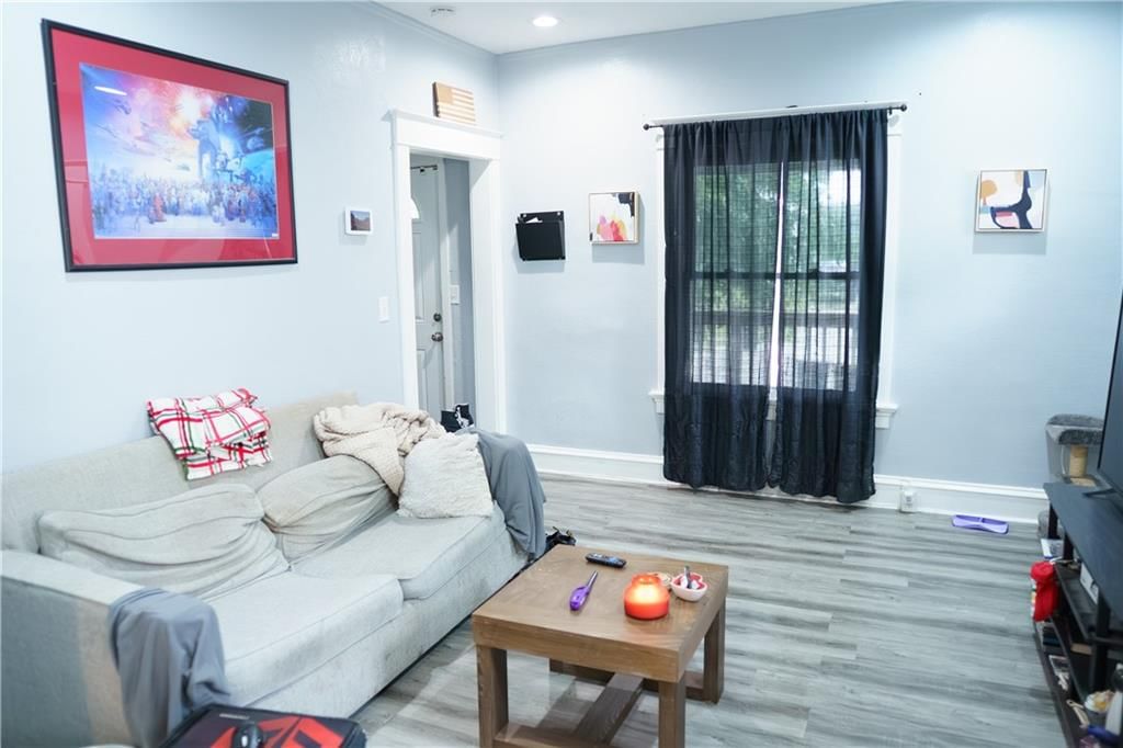 2424 Cypress Avenue — photo 4