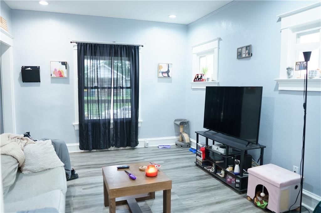 2424 Cypress Avenue — photo 5