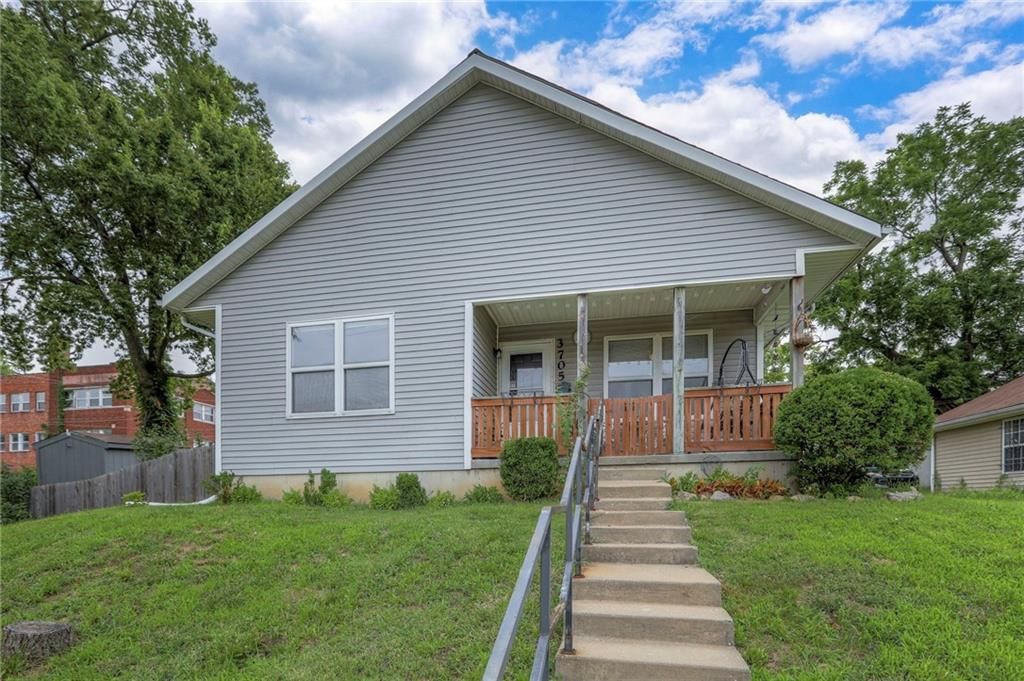 3705 Woodland Avenue — photo 3