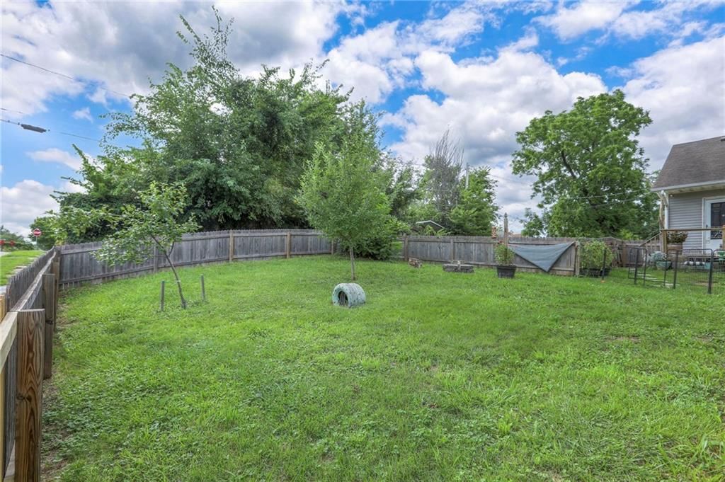 3705 Woodland Avenue — photo 23