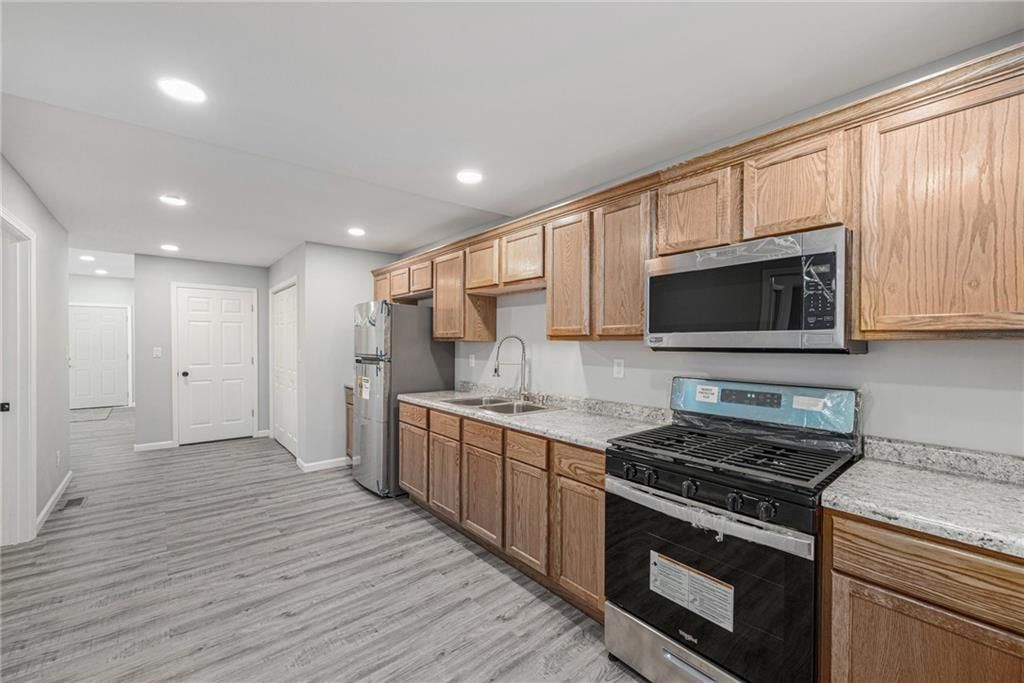 Photo 5 of 17 - 2419 S 10th Street