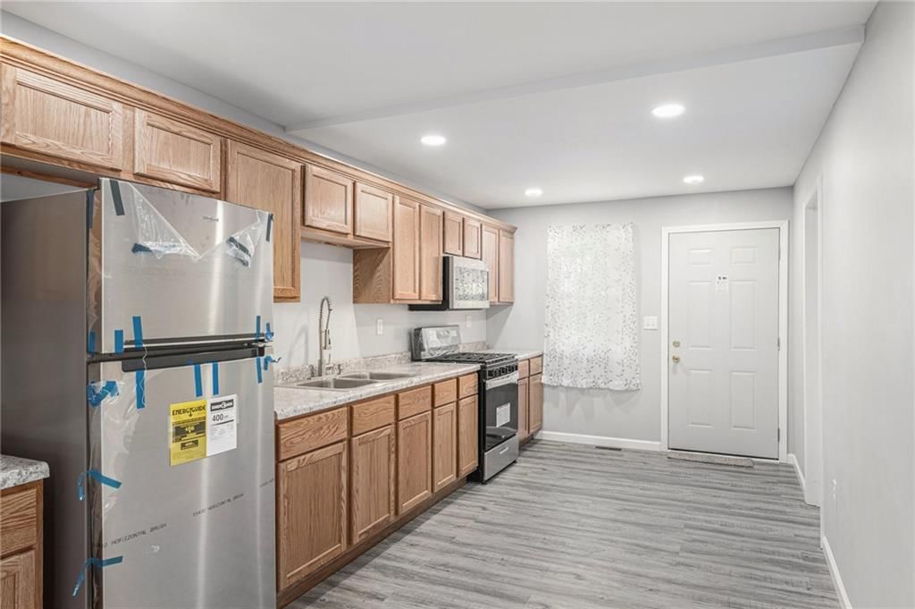 Photo 6 of 17 - 2419 S 10th Street