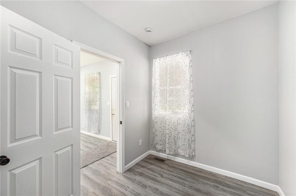 Photo 7 of 17 - 2419 S 10th Street