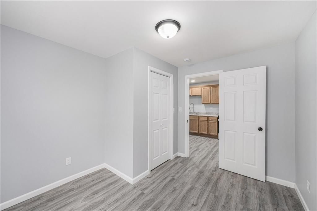 Photo 11 of 17 - 2419 S 10th Street