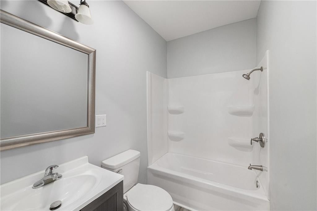 Photo 12 of 17 - 2419 S 10th Street