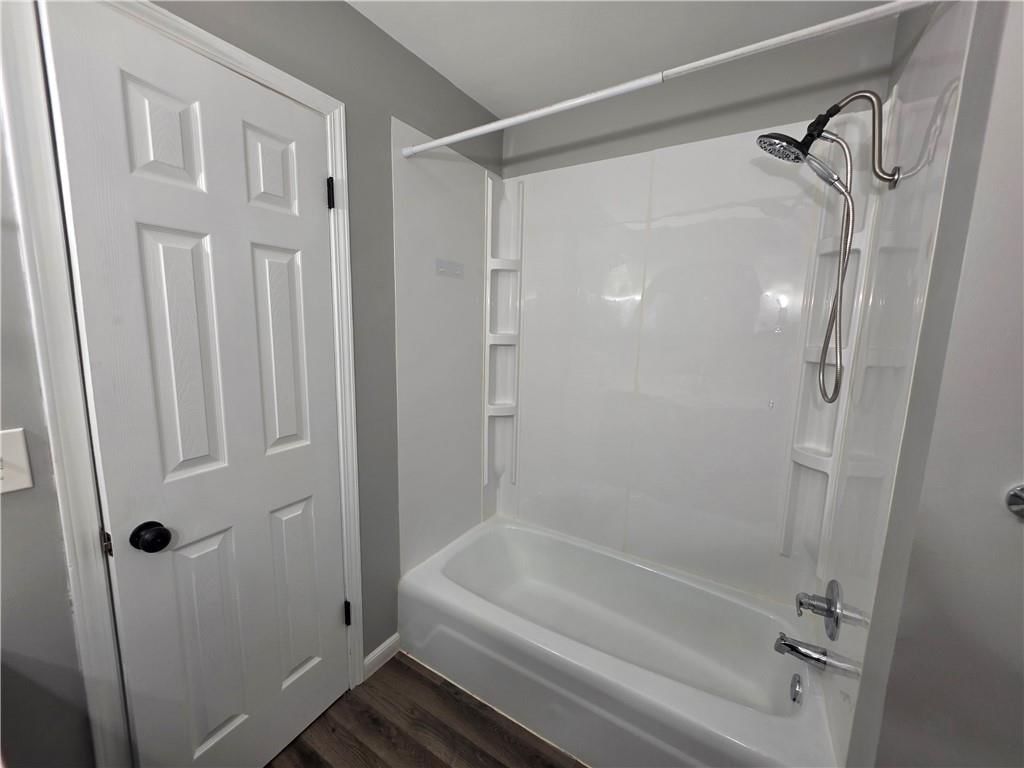 Photo 23 of 33 - 303 HARDESTY Street