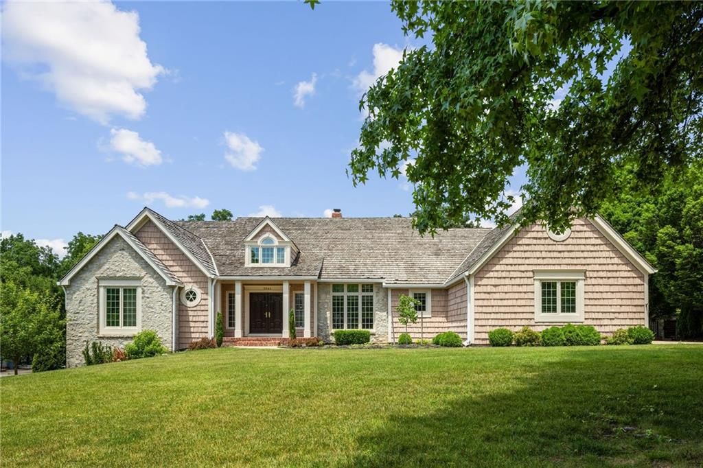 3044 W 118th Terrace, Leawood, KS