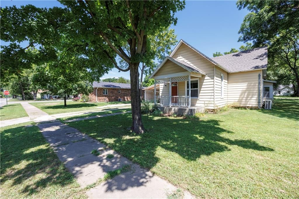 330 N 13th Street, Fredonia, KS