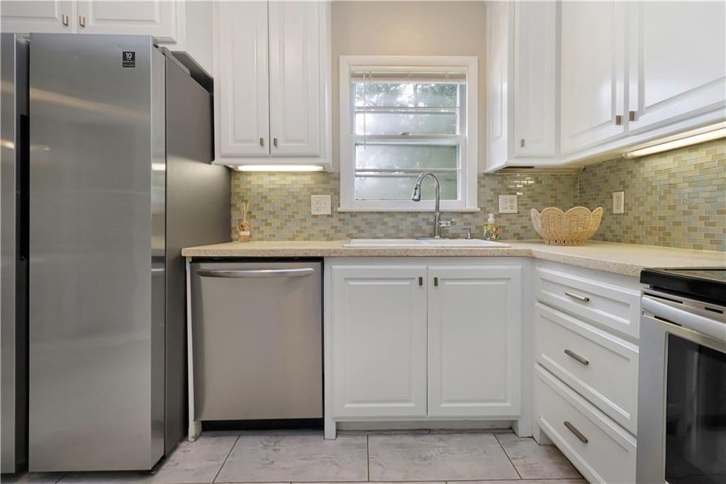 Photo 7 of 27 - 2225 W 74th Street