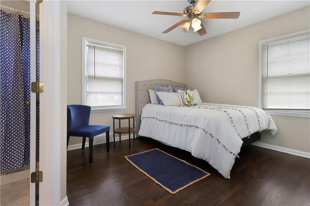 Photo 11 of 27 - 2225 W 74th Street